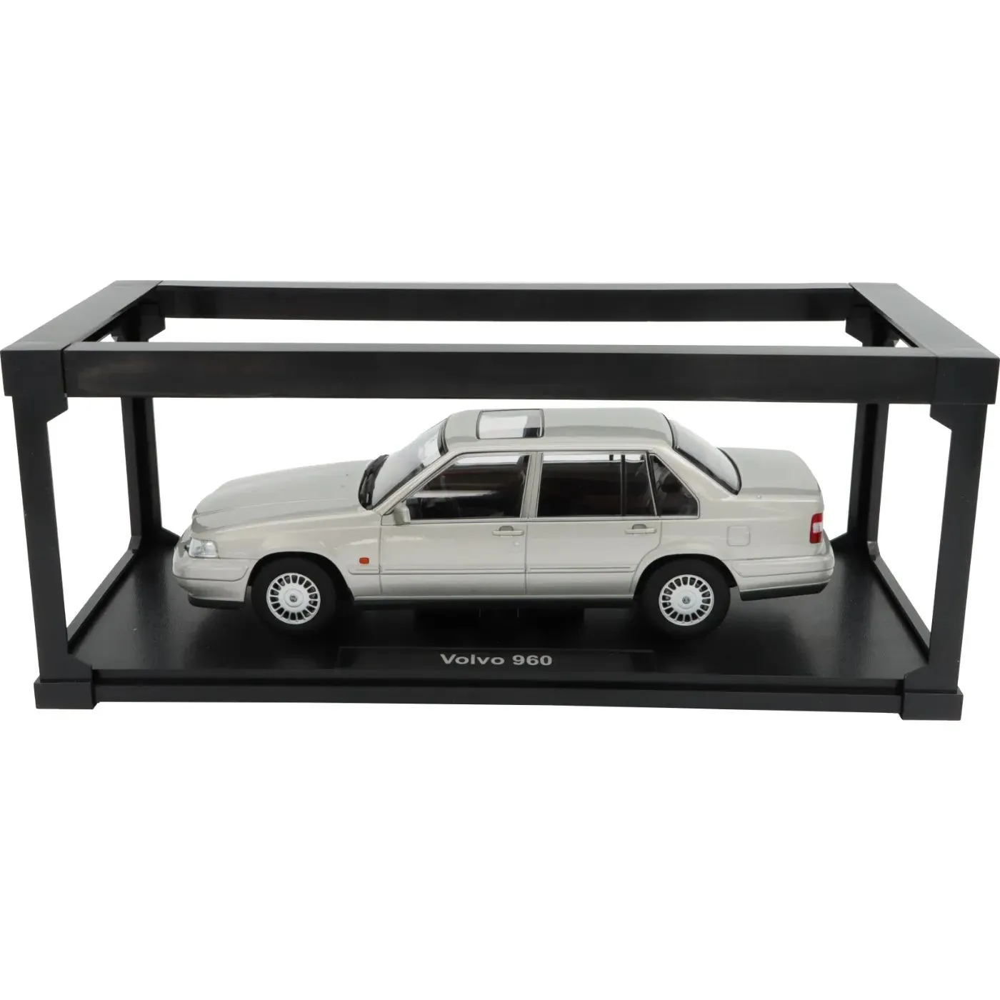 Volvo 960 - Triple9 Collection - 1:18
